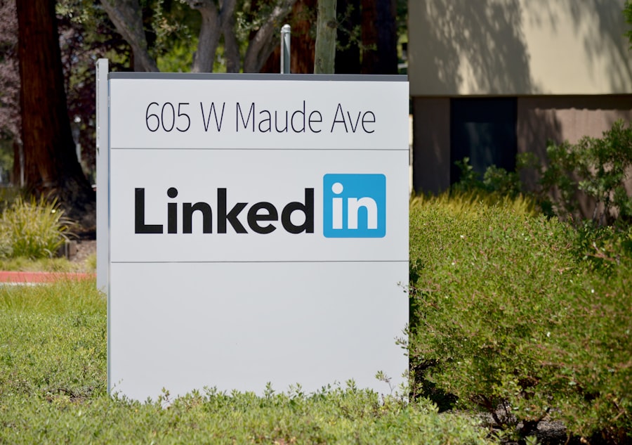 LinkedIn to Find Job Opportunities