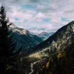 Photo Climbing mountains